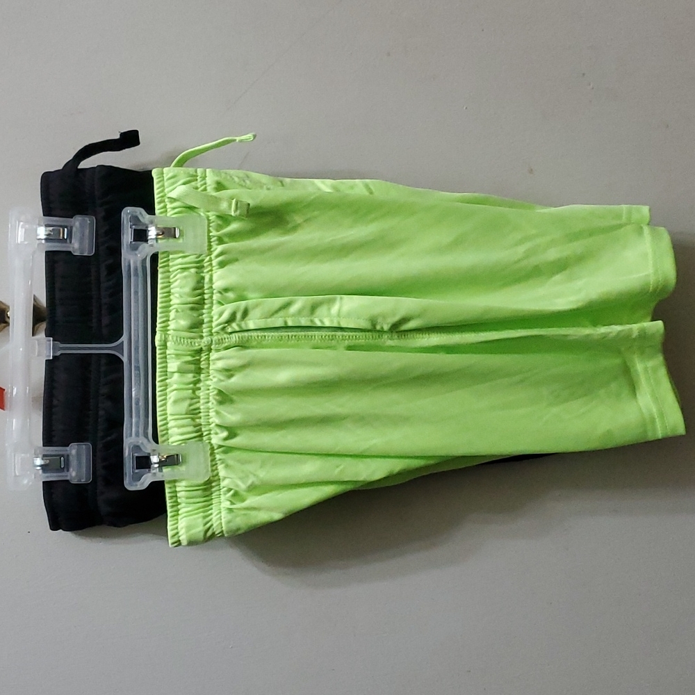 Athletic works. Size- (8)